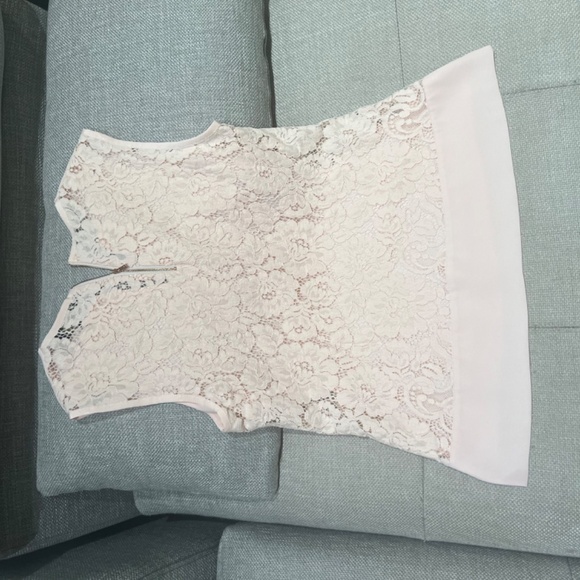 Ted Baker pink lace top.   02: like a medium 35$ - Picture 5 of 7